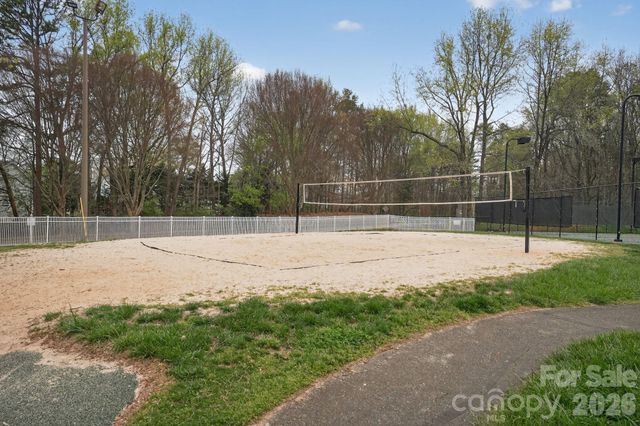 9510 Saddle Run Trail, Charlotte, NC 28269