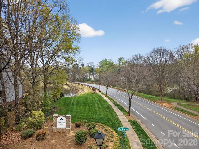 9510 Saddle Run Trail, Charlotte, NC 28269