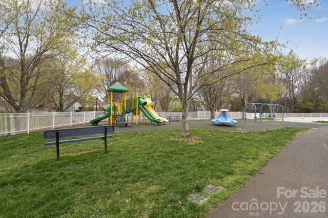 9510 Saddle Run Trail, Charlotte, NC 28269