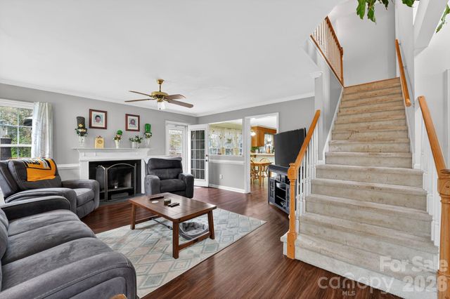 9510 Saddle Run Trail, Charlotte, NC 28269