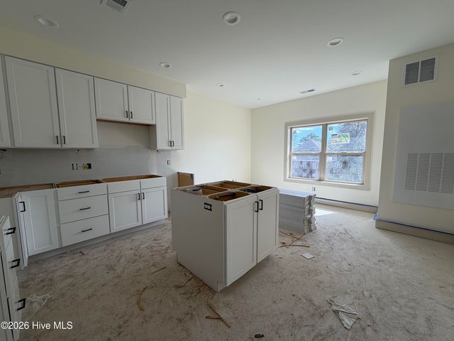 3803 Peachtree Avenue 300, Wilmington, NC 28403