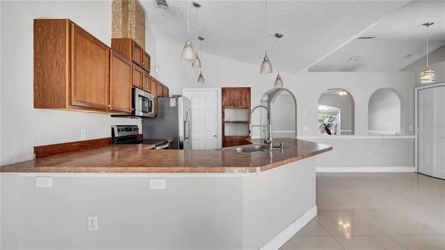 37 PETERLEE COURT, Kissimmee, FL 34758