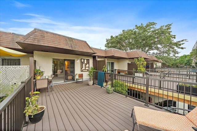 3357 RAMBLEWOOD DRIVE N 3357, Sarasota, FL 34237