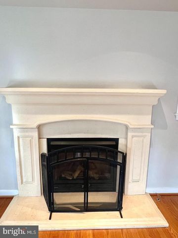 1010 N KENTUCKY ST, Arlington, VA 22205