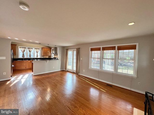 1010 N KENTUCKY ST, Arlington, VA 22205