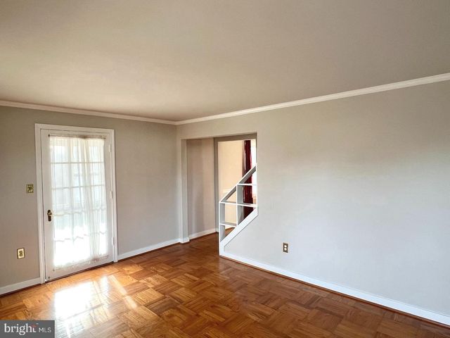 1010 N KENTUCKY ST, Arlington, VA 22205