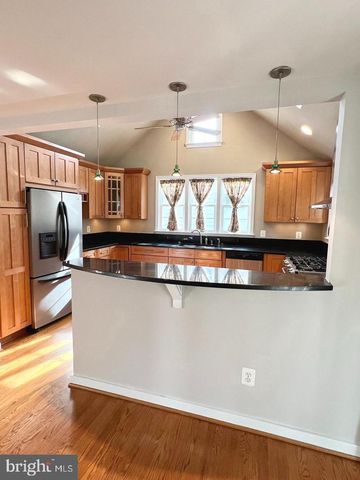 1010 N KENTUCKY ST, Arlington, VA 22205