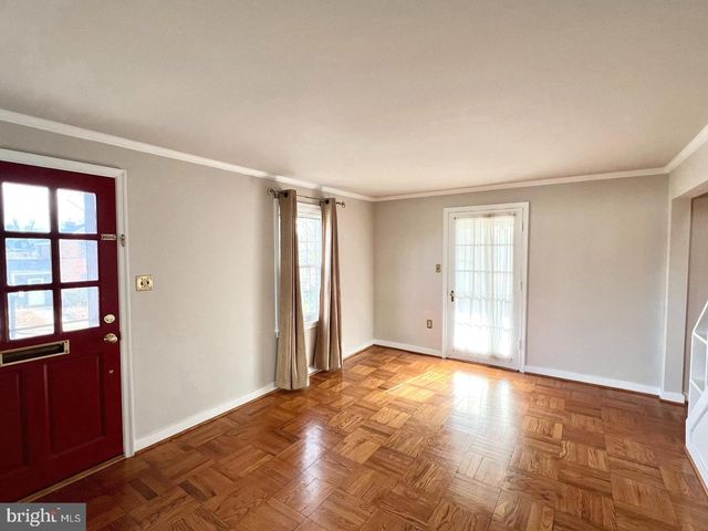 1010 N KENTUCKY ST, Arlington, VA 22205