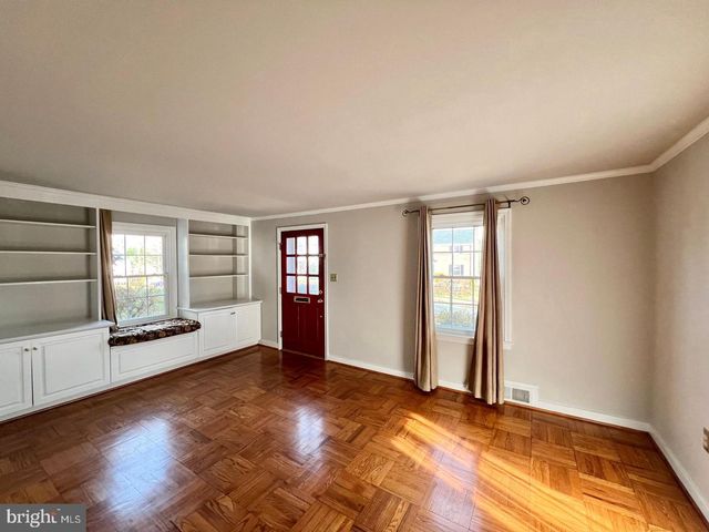 1010 N KENTUCKY ST, Arlington, VA 22205