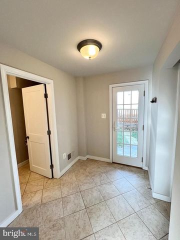 1010 N KENTUCKY ST, Arlington, VA 22205
