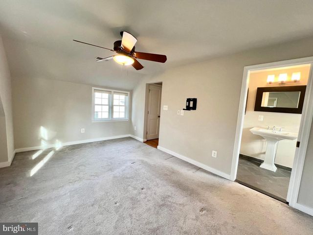 1010 N KENTUCKY ST, Arlington, VA 22205