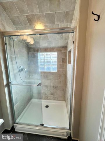 1010 N KENTUCKY ST, Arlington, VA 22205