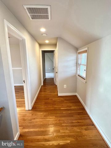 1010 N KENTUCKY ST, Arlington, VA 22205