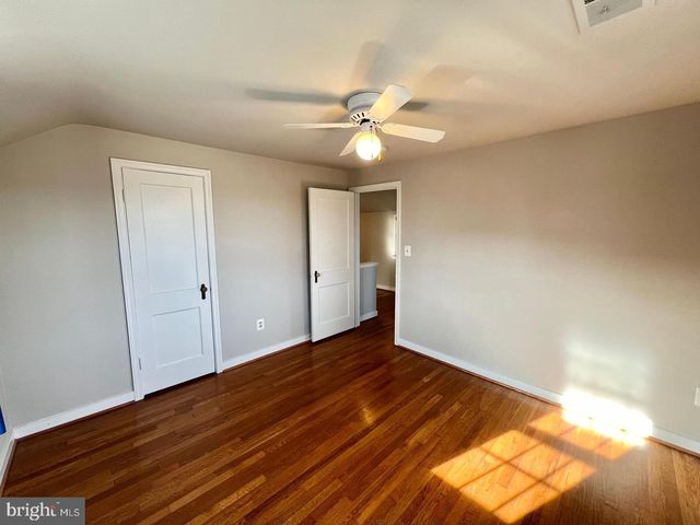 1010 N KENTUCKY ST, Arlington, VA 22205