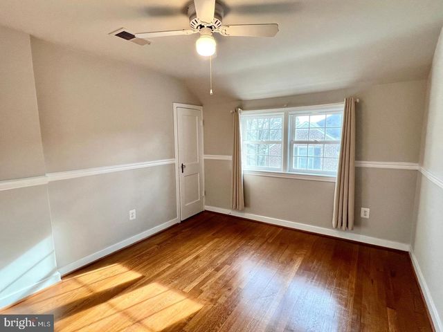 1010 N KENTUCKY ST, Arlington, VA 22205