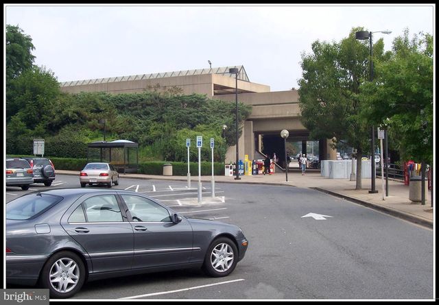 1010 N KENTUCKY ST, Arlington, VA 22205
