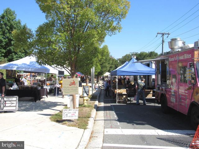 1010 N KENTUCKY ST, Arlington, VA 22205