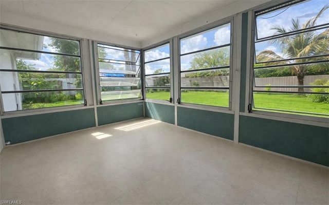 424 Cactus CIR, Lehigh Acres, FL 33936