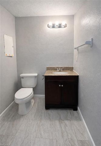 424 Cactus CIR, Lehigh Acres, FL 33936