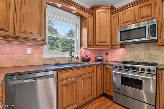 1114 Van Arsdale Dr, Branchburg Twp., NJ 08853