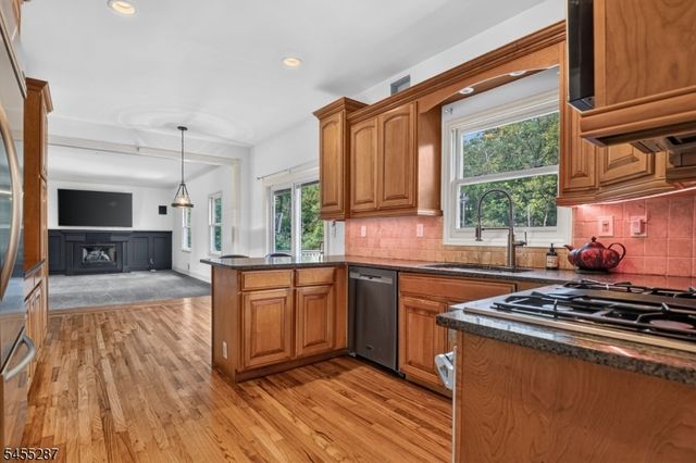 1114 Van Arsdale Dr, Branchburg Twp., NJ 08853