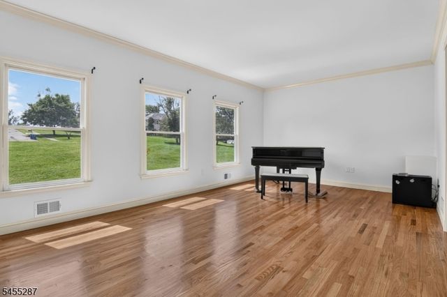 1114 Van Arsdale Dr, Branchburg Twp., NJ 08853