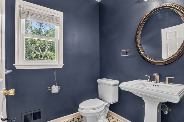 1114 Van Arsdale Dr, Branchburg Twp., NJ 08853