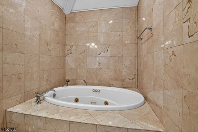 1114 Van Arsdale Dr, Branchburg Twp., NJ 08853