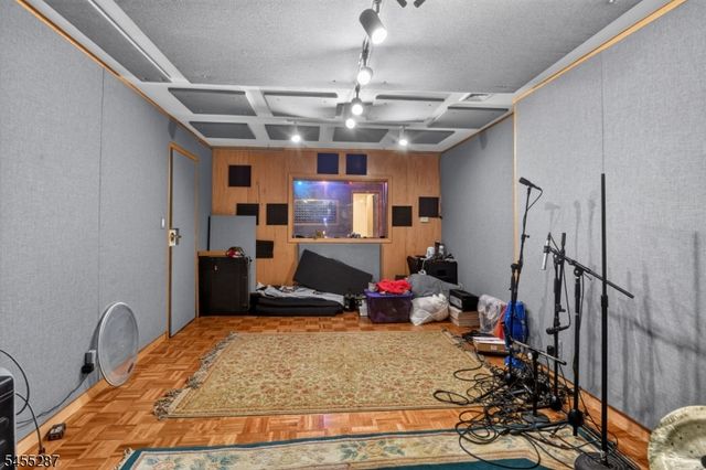 1114 Van Arsdale Dr, Branchburg Twp., NJ 08853