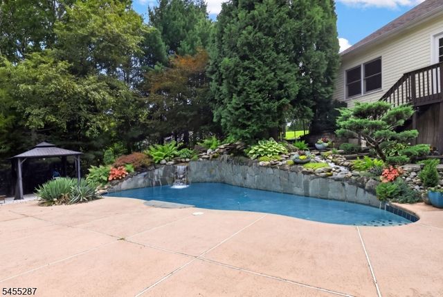1114 Van Arsdale Dr, Branchburg Twp., NJ 08853