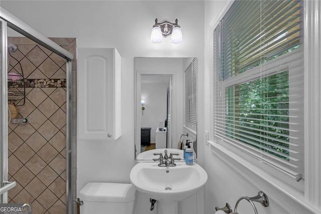 1095 Latham Road, Decatur, GA 30033