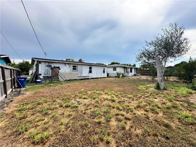 1725 Hickory Pl, Corpus Christi, TX 78416