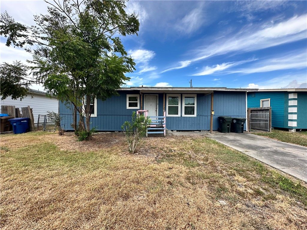 1725 Hickory Pl, Corpus Christi, TX 78416 — exterior