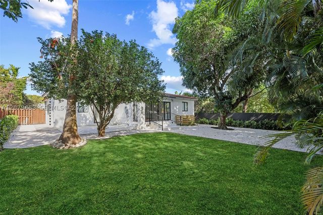 912 NE 82nd St, Miami, FL 33138