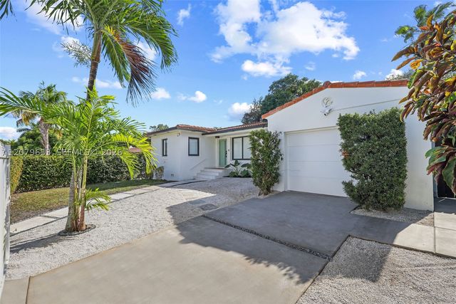 912 NE 82nd St, Miami, FL 33138