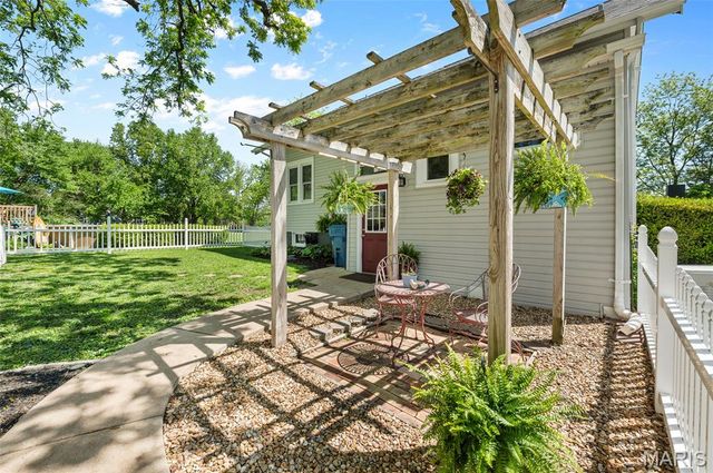 545 Richter Hill, Collinsville, IL 62234