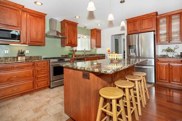 942 Cimarron, Escondido, CA 92029