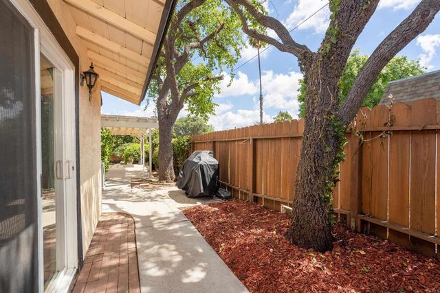 942 Cimarron, Escondido, CA 92029