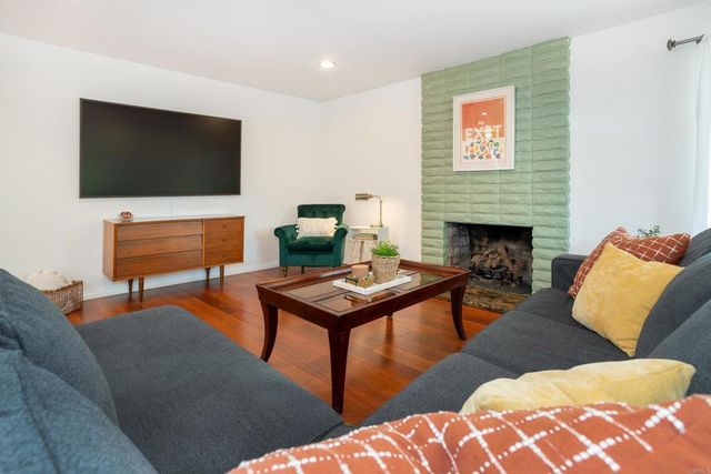 942 Cimarron, Escondido, CA 92029