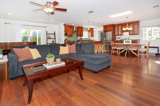 942 Cimarron, Escondido, CA 92029