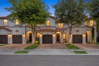 10743 NW 78th Ter, Doral, FL 33178