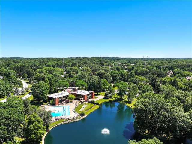 798 Pipes Court 1605, Northfield, OH 44067