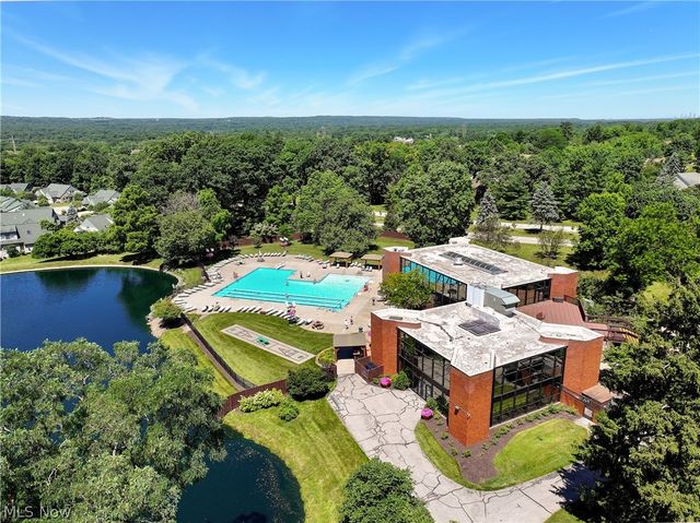 798 Pipes Court 1605, Northfield, OH 44067