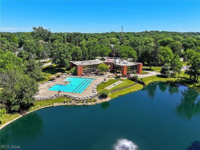 798 Pipes Court 1605, Northfield, OH 44067