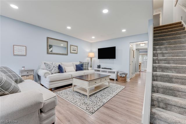 798 Pipes Court 1605, Northfield, OH 44067