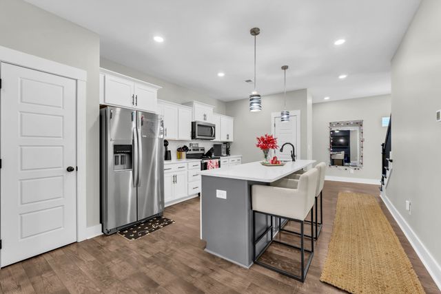225 Kildeer Dr, Clarksville, TN 37040