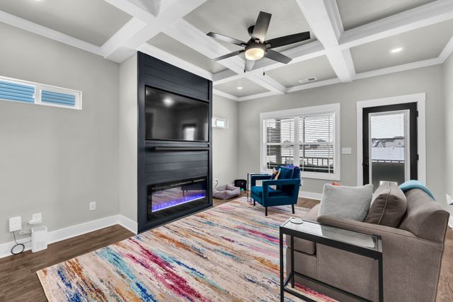225 Kildeer Dr, Clarksville, TN 37040
