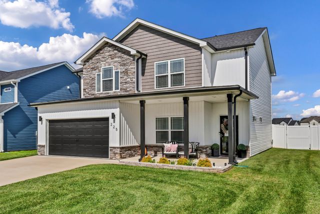 225 Kildeer Dr, Clarksville, TN 37040