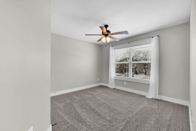 225 Kildeer Dr, Clarksville, TN 37040