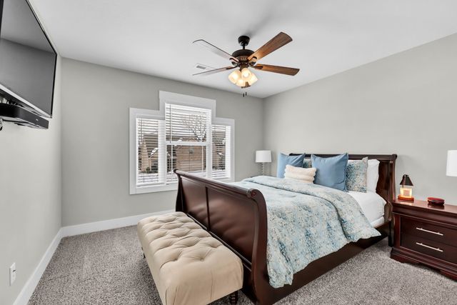225 Kildeer Dr, Clarksville, TN 37040